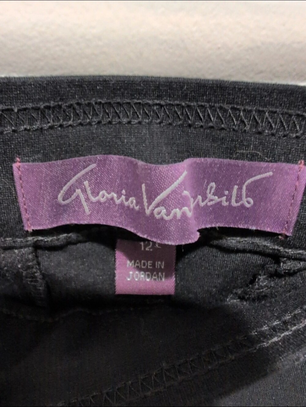 Gloria Vanderbilt Trousers Black Pull-On - Picture 2 of 5